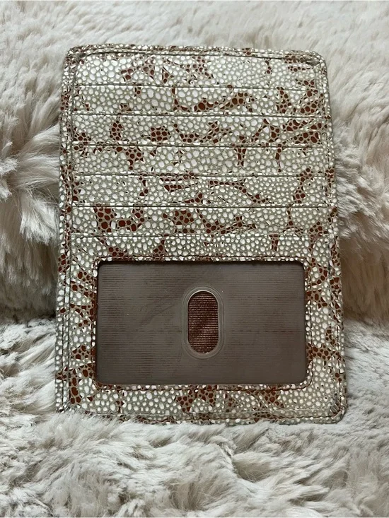 HOBO White and Brown Textured Card Holder with ID Window 02-31