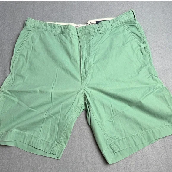 Cremieux Classics Mens Green Chino Shorts Size 40 Cotton Flat Front Casual