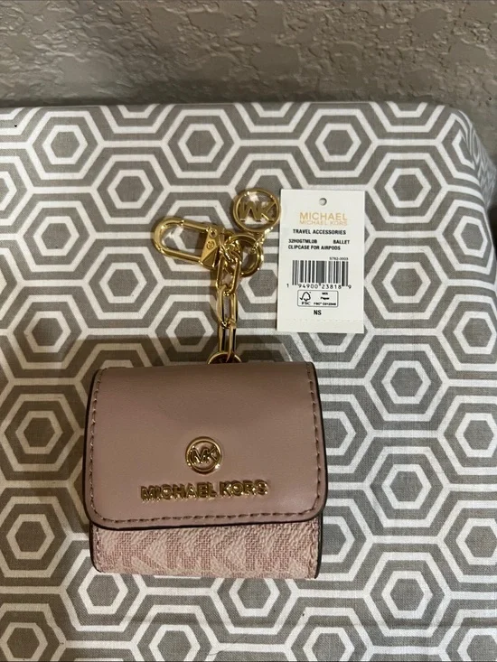 MICHAEL KORS Ballet Pink Keychain AirPods Case with Gold Hardware