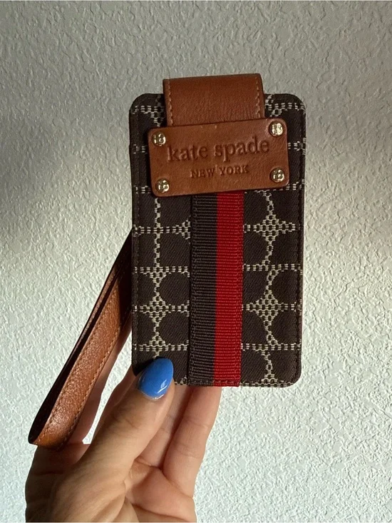 Kate Spade New York Classic Vintage Stevie Noel Phone Holder
