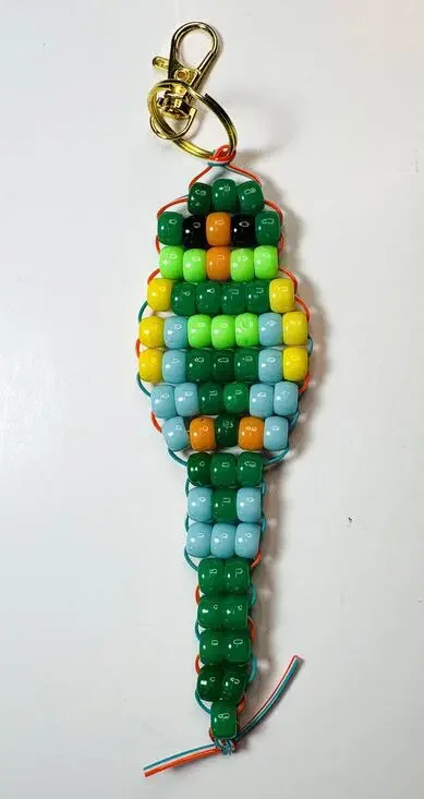 Handmade Pony Bead Parrot Keychain – Colorful Bird Bag Charm Accessory -vn