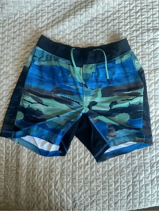 lululemon athletica Blue and Green Camo Athletic Shorts