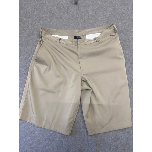 Nike Golf Men Khaki Tan Flat Front Performance Shorts Size 36 Embroidered Swoosh