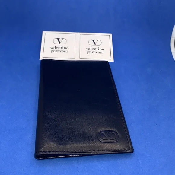 Dead stock‎ Valentino Garavani black Leather Card Holder