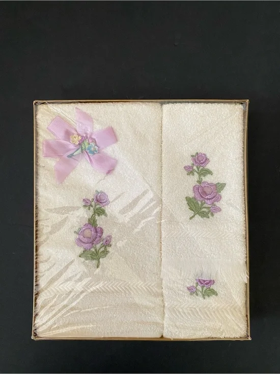 Vintage Soft cream towel set with delicate lavender-purple rose embroidery