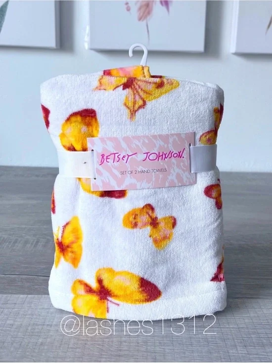 Betsey Johnson Butterfly Print Hand Towels Set of 2 – White & Yellow