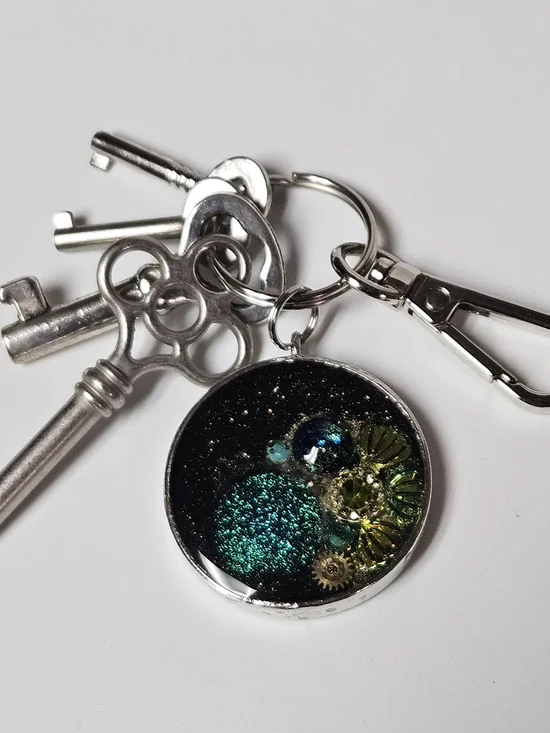 Handmade Glitter Gear Keychain - Green & Black