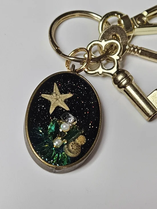 Gold-Tone Black Resin Starfish Keychain Bag Charm Green Jewel Accents