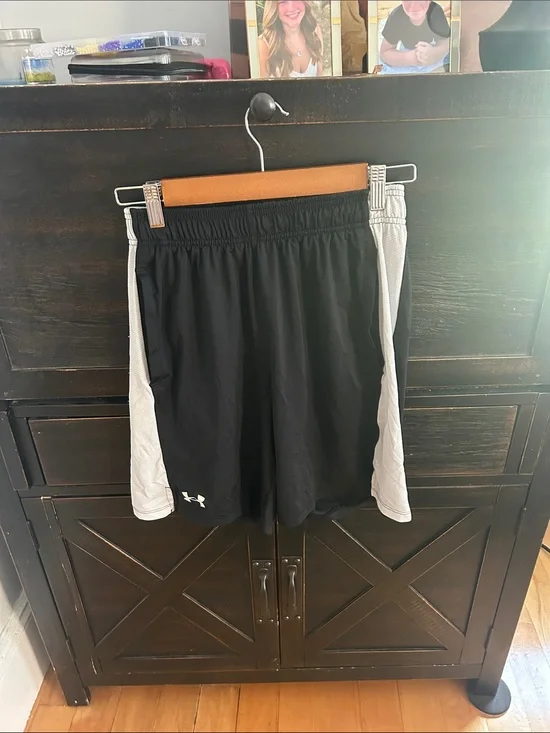 Under Armour Black and White Men's Performance Basketball Shorts
