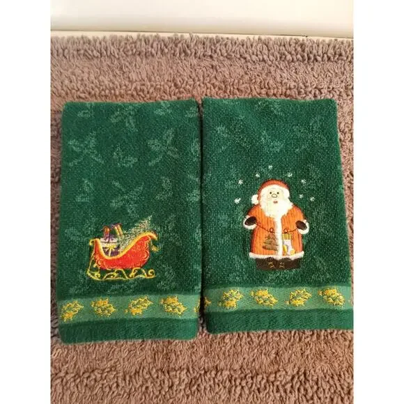 Saturday Knight LTD VINTAGE Hunter Green Embroidered Santa‎ & Sleigh Hand Towels