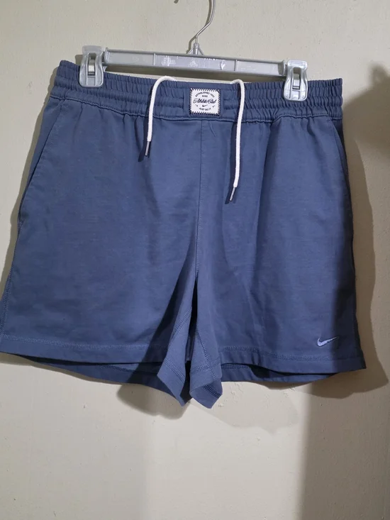 Nike Men’s Blue Athletic Shorts with White Drawstring Used Size M
