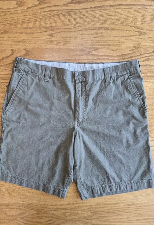 Columbia Mens Shorts Sage Green Utility Canvas  Size 40W 10L