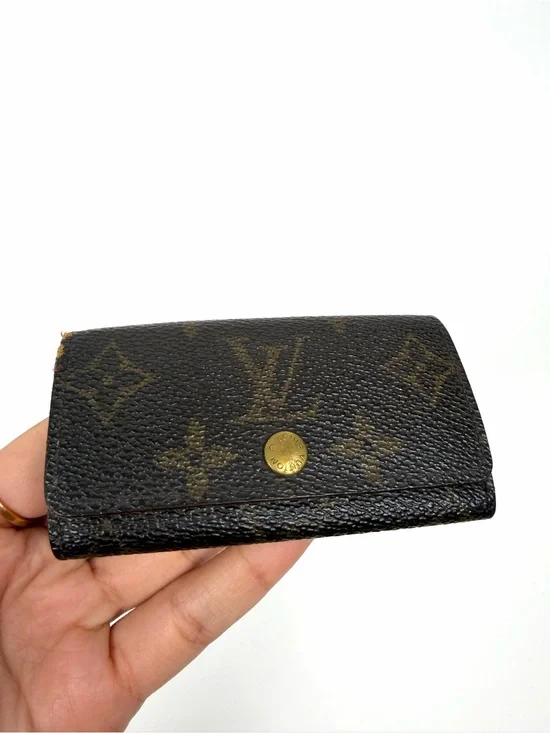 Authentic Louis Vuitton Monogram 4 Key Holder Case