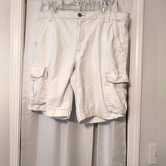 Aeropostale‎ Authentic Cargo Shorts Ivory Men's Size 38 Baggy