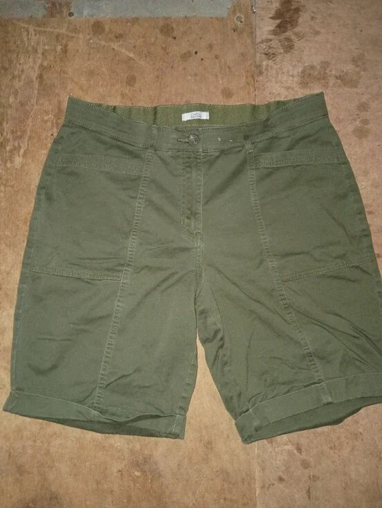 Croft And Barrow Utility Cargo Shorts Size 16