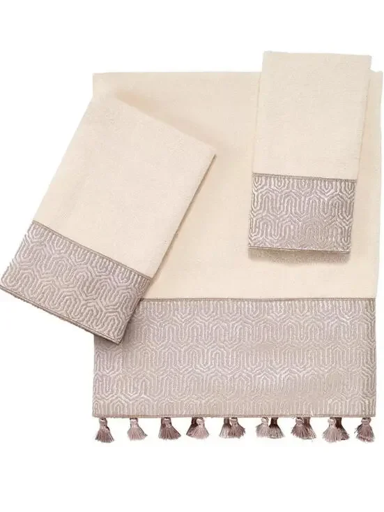 Avanti Home Beaufort Ivory Bath Towel, NWT