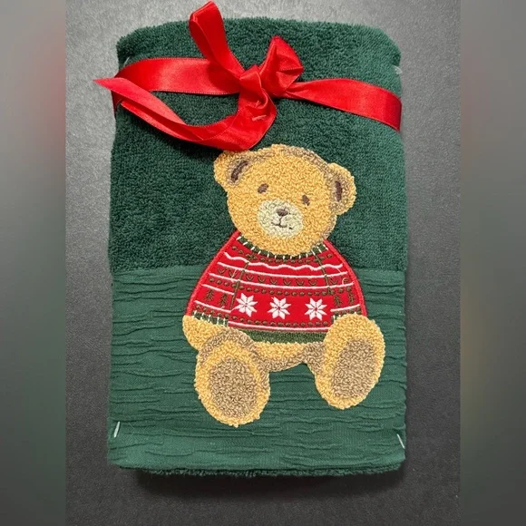 Viral Teddy Bear Green Hand Towel Set of 2 - NWT