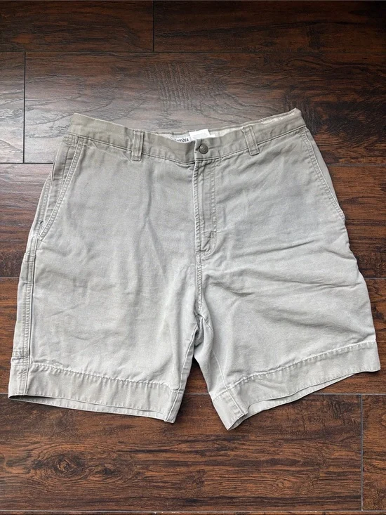 Columbia Men's Light Gray Flat Front Shorts