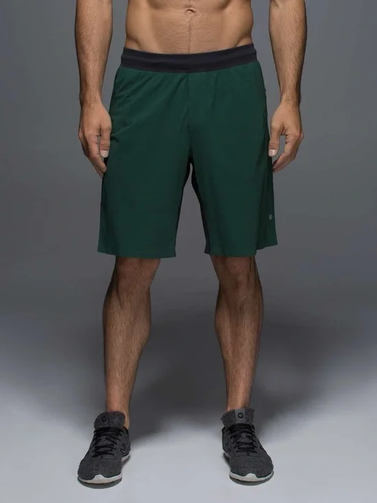 Lululemon men’s green assert shorts