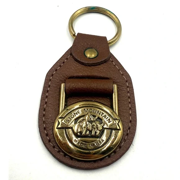 Stone Mountain Leather Keychain‎ Brown Pebbled Brass Medallion Made USA Vintage