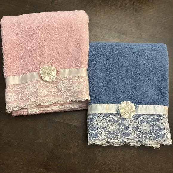 VTG Dundee Blue Pink Lace Bath Towel Set 2pc USA Made 100% Cotton CottageCore