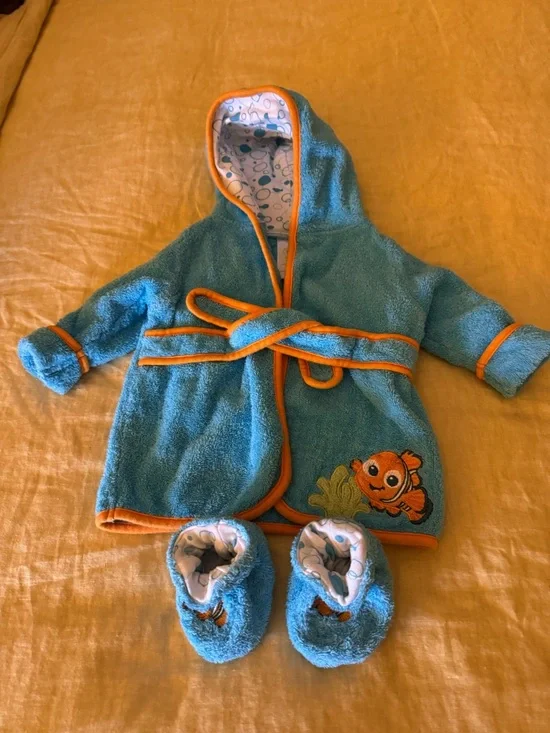 Disney Baby Nemo Light Blue Hooded Towel with Polka Dot Trim - size 0-9 months