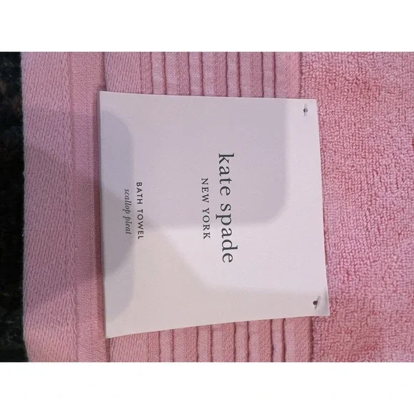 Kate Spade Pink Bath Towel 100% Cotton Scallop Pleat Trim 29 In X 56 In