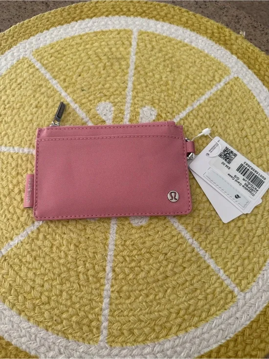 lululemon athletica clippable card case