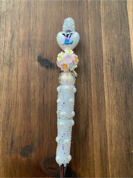 Iridescent White Pearl Beaded Pen