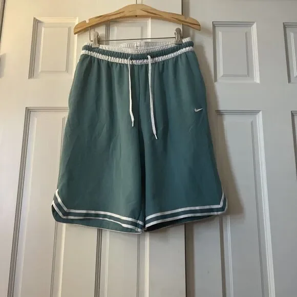 Nike Dri-FIT DNA 10
