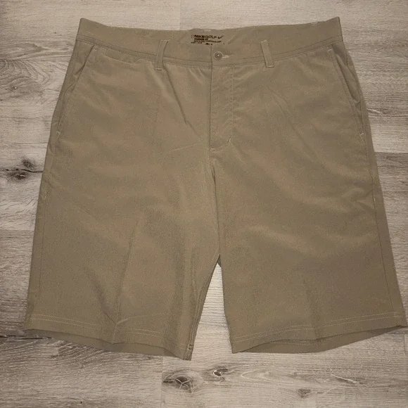 Nike Dri Fit Khaki Style Golf Shorts Regular Fit Men's Size 35 Light Brown