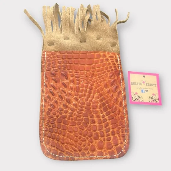 NWT. Saddle Cellphone Case - Fringed Leather Phone Pouch