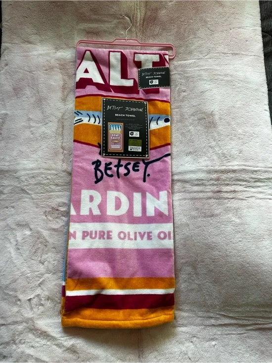 Sardines Pink & Orange Beach Towel - Betsey Johnson NWT