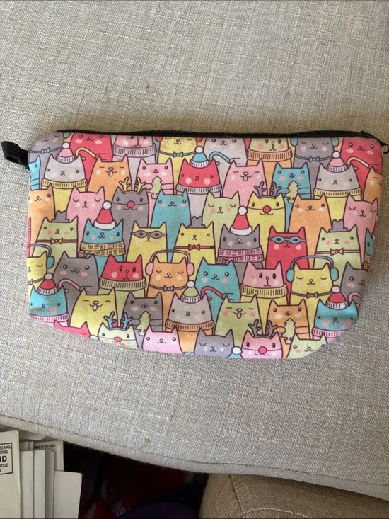 Multicolor Cats Print Cat-Themed Zipper makeup bag