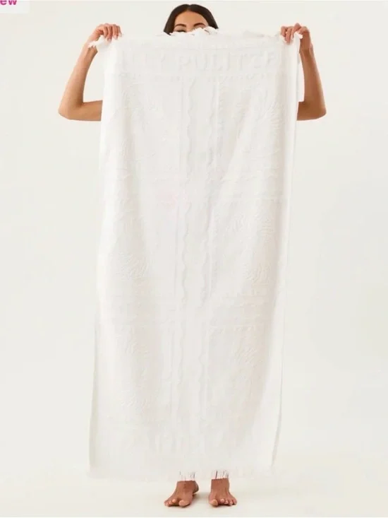 NWT Lilly Pulitzer white jacquard beach towel in color RESORT WHITE