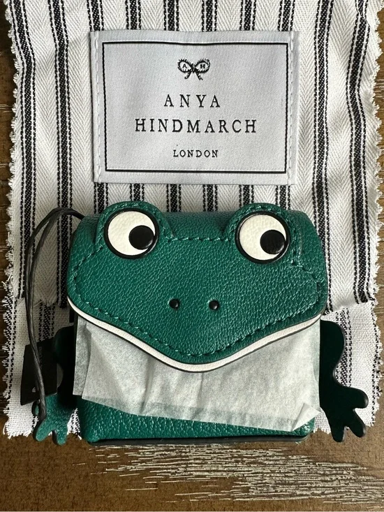 Anya Hindmarch ear phones pouch frog