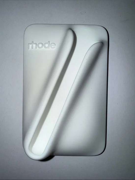 RHODE White Silicone Phone Holder with Angled Groove