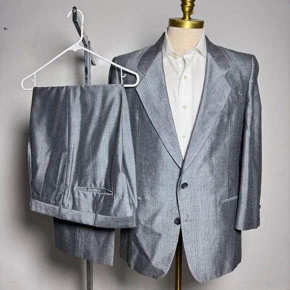 Andre Vachon Suit Mens 42R 35x27 Grey Pinstripe Sharkskin‎ Vintage 2-Button