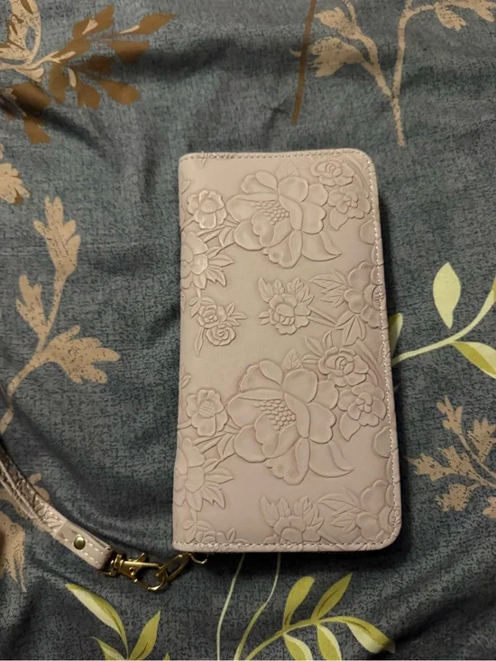 Floral Embossed Wristlet Phone Case - Light Pink