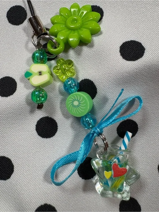 Green Floral Bead Phone Charm Keychain