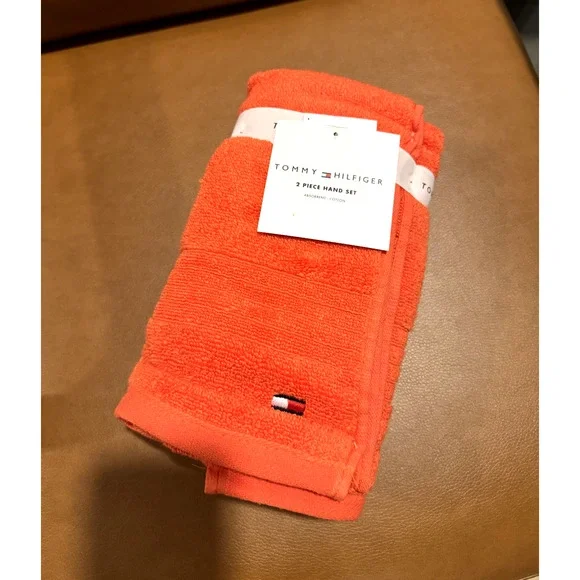 NWT Tommy Hilfiger 2 Piece Hand Towels Absorbent Cotton Orange Twist 16in X 30in