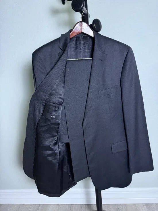 Hugo Boss Men's Suit, 44R, Charcoal Gray, Super 100s