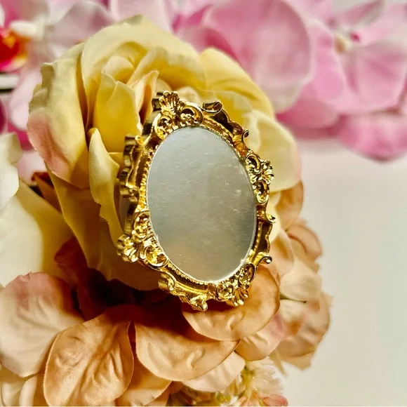 NWT Vintage Style Mirror Phone Grip Gold Ornate Aesthetic Stand