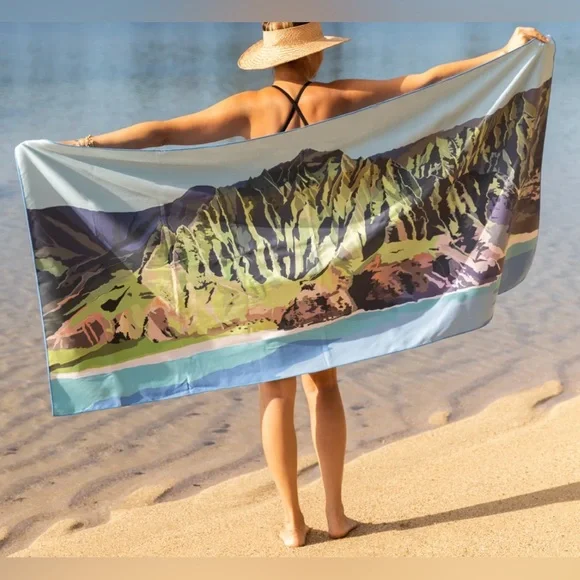 NEW Misha Hawaii Home Beach Blanket