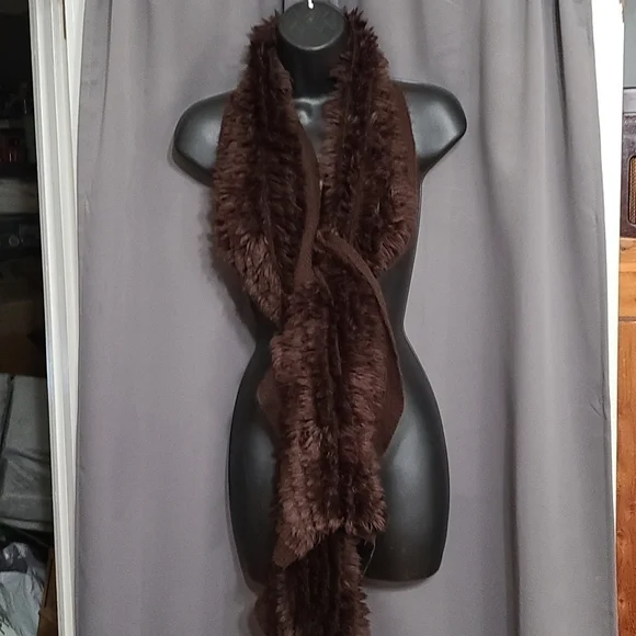 Noelle Enterprises Womens Shaggy Sweater Knit Scarf Brown Soft 70x11in. GUC READ