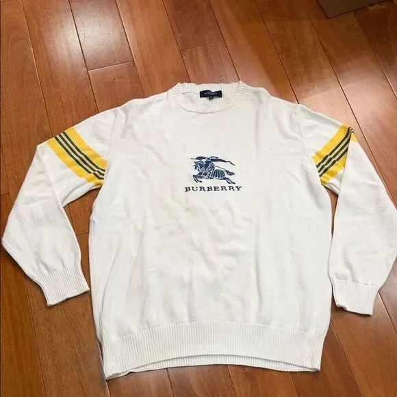 Burberry Vintage‎ Y2K crewneck sweater with the Equestrian Knight strips Size 8