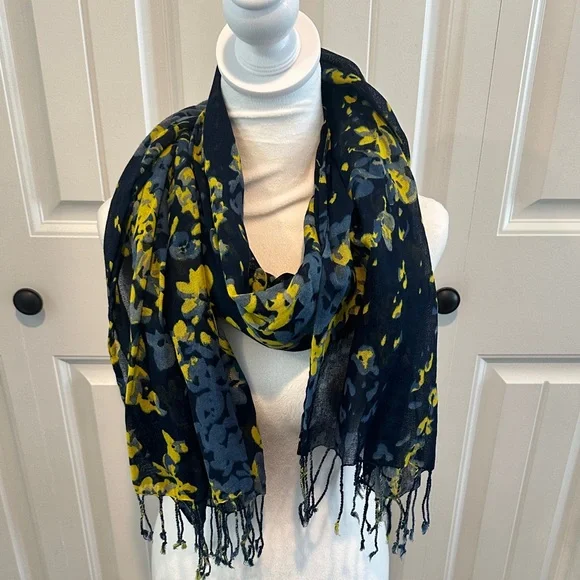 Old Navy Watercolor Floral Print Navy/Blue/Yellow Scarf‎