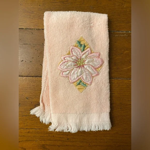 VTG Guest Towel Pale Pink w Embroidered Pink Poinsettia Flower Holly Leaves