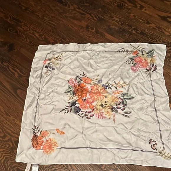Floral Patterned Hankie in Cream and Orange