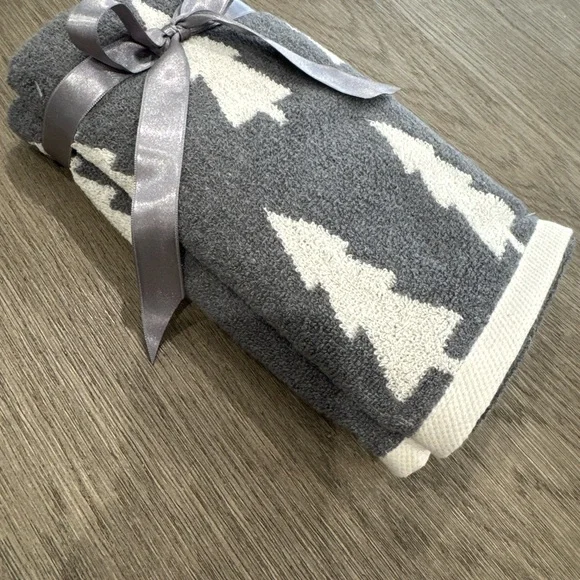 New 2pc Balsam& Fir Christmas Pine Trew Gray Hand Towels